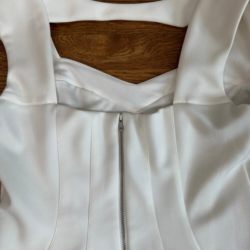 Bosoton Proper White Sweetheart Neckline Sheath Dress - Picture 5 of 7